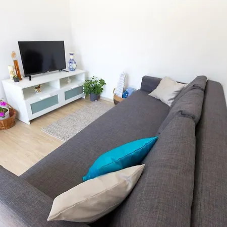 Modern Seafront D&Co 4-Star **** Apartment Apartment Zirje